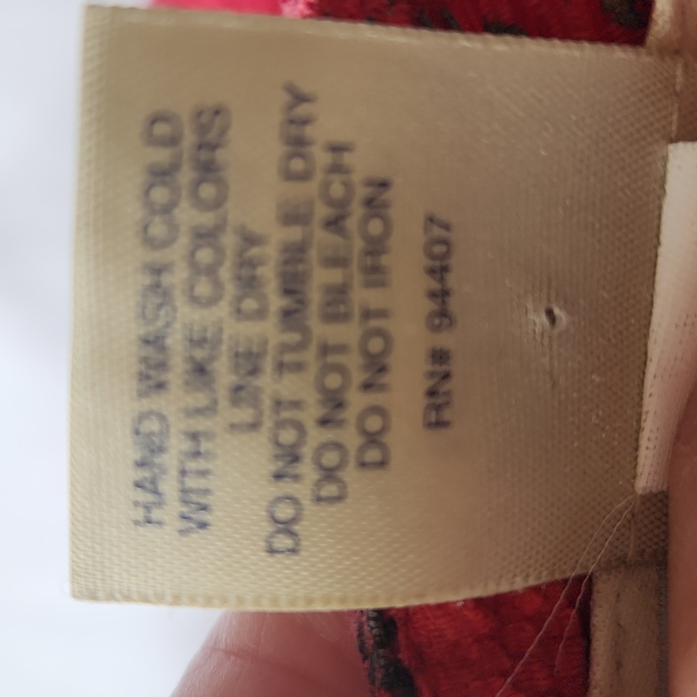 TravelSmith Women's Red Button Front Blouse, Size M - Picture 4 of 4